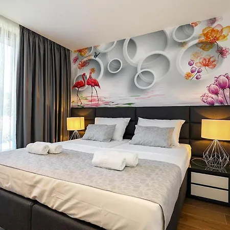 Vila Sleeps 6 With Pool Air Con And Wifi Ugrinici